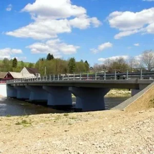 Most na rzece Dunajec w Ostrowsku